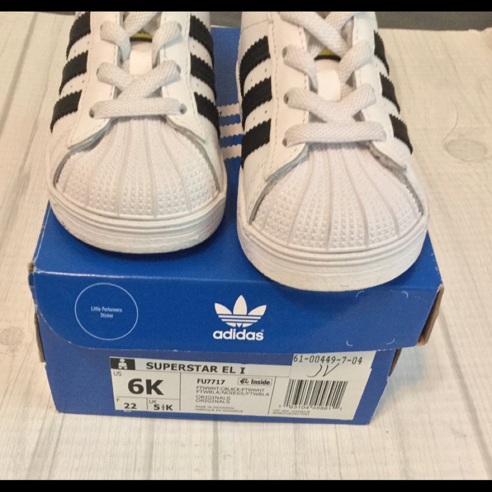 Adidas Superstar